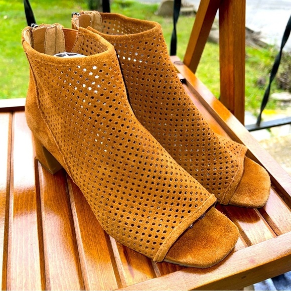 NYDJ Women's Gabbe Suede Peep Toe Heel Bootie Rust Size 10M - Picture 1 of 11